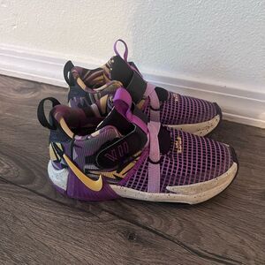 Nike LeBron Witness 7 'Lakers' Kids size 13 C